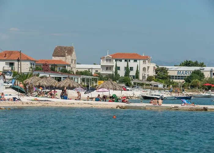 Niksi Τρογκίρ